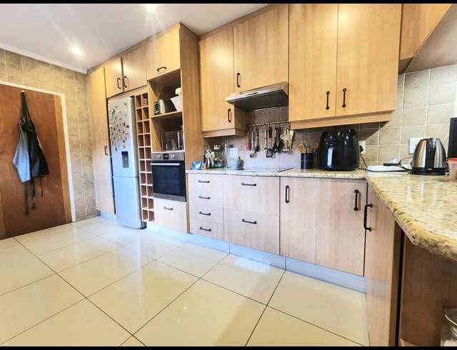 2 BEDROOM SIMPLEX FOR SALE IN BRACKENDOWNS